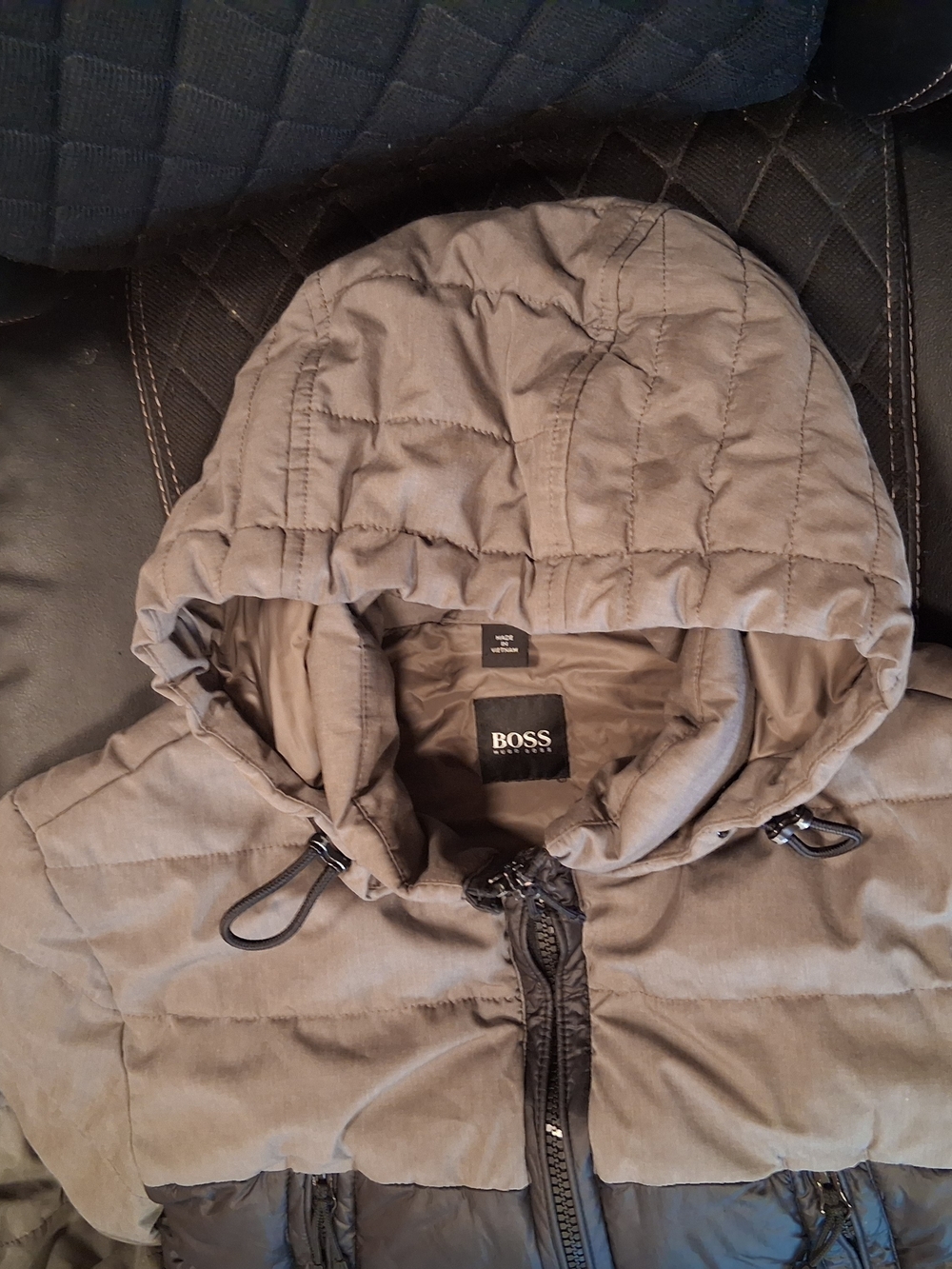 Hugo Boss Two-Tone Gray and Black Quilted Hooded Jacket - Picture 6 of 10